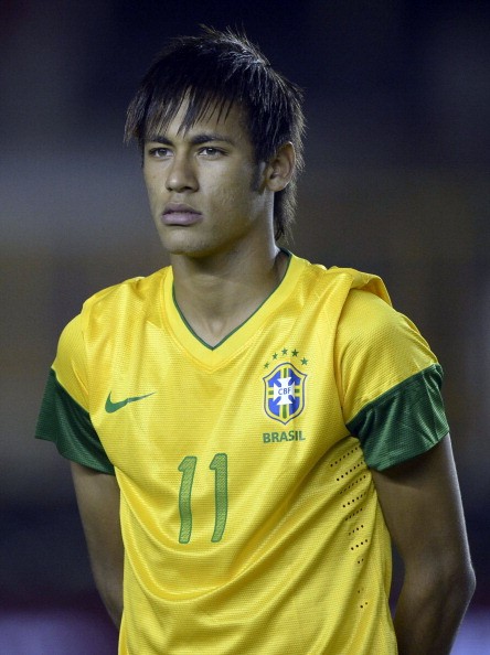 Trong phát biểu mới nhất của mình, Ronaldo béo đã khuyên đàn em Neymar nên chuyển sang thi đấu ở Châu Âu để phát triển sự nghiệp của mình.